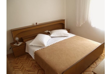 Chorwacja Privát Okrug Donji, Zewnątrz